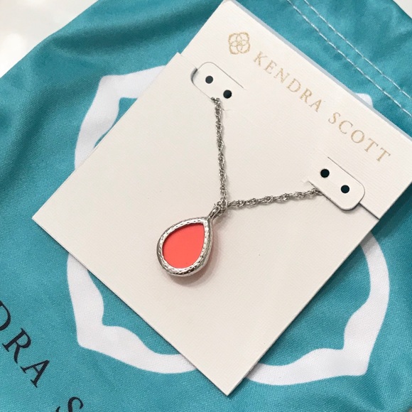 Kendra Scott Kiri Necklace - Picture 2 of 4